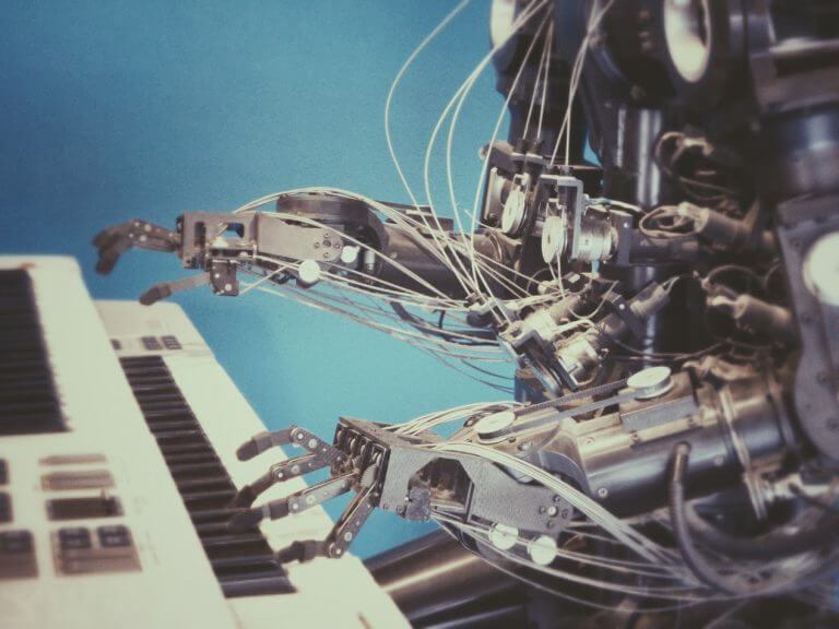 robot/piano